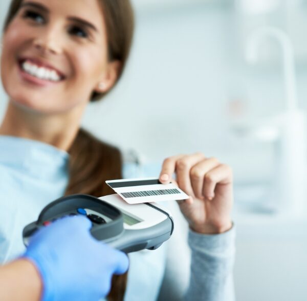 Financing-Makes-Dental-Implants-Easy