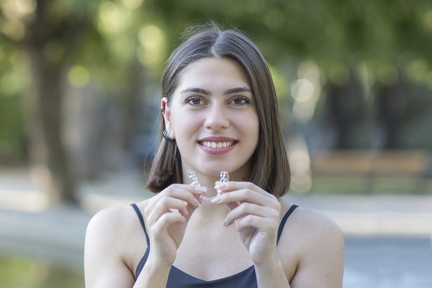 Invisalign-Fix-Crooked-Teeth